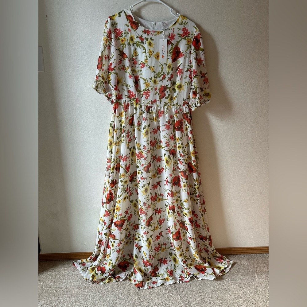 Petallush Fully lined chiffon dress, size large. NWT